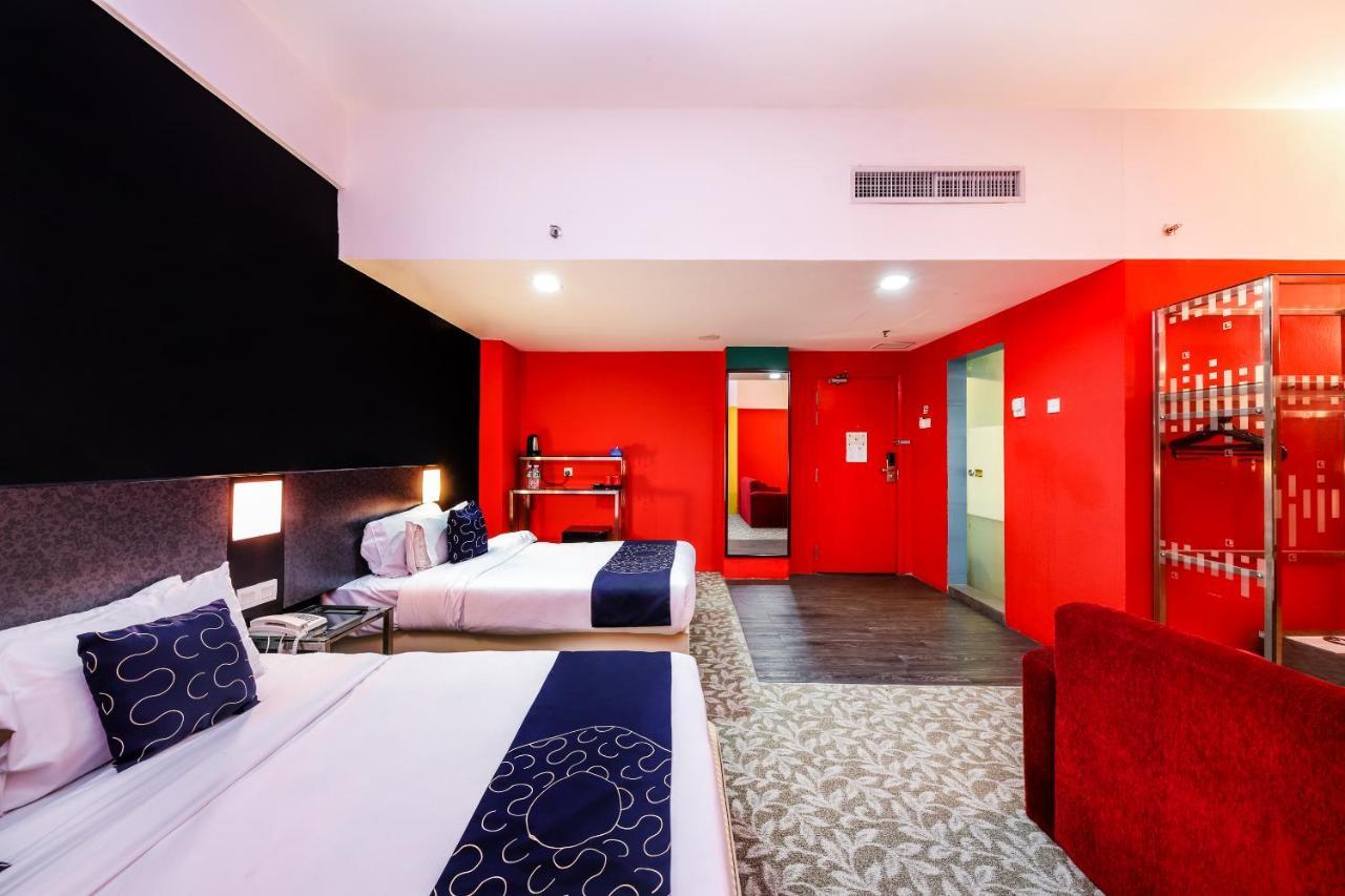 Oyo Capital O 89357 Unicorn Hotel Сері-Кембанган Екстер'єр фото