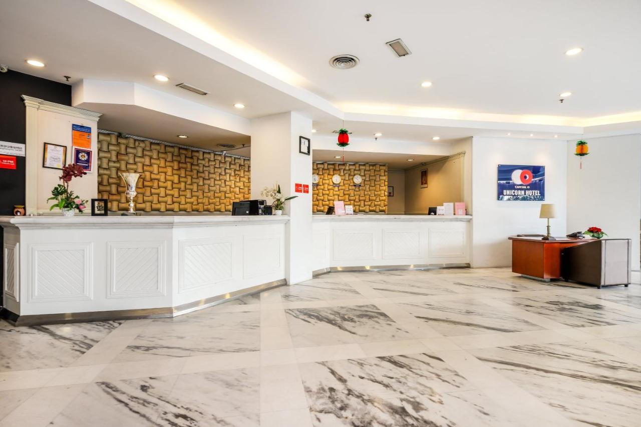 Oyo Capital O 89357 Unicorn Hotel Сері-Кембанган Екстер'єр фото